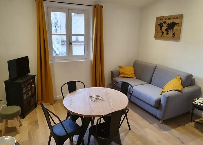 Duplex lumineux dans le centre ville d\'Arles